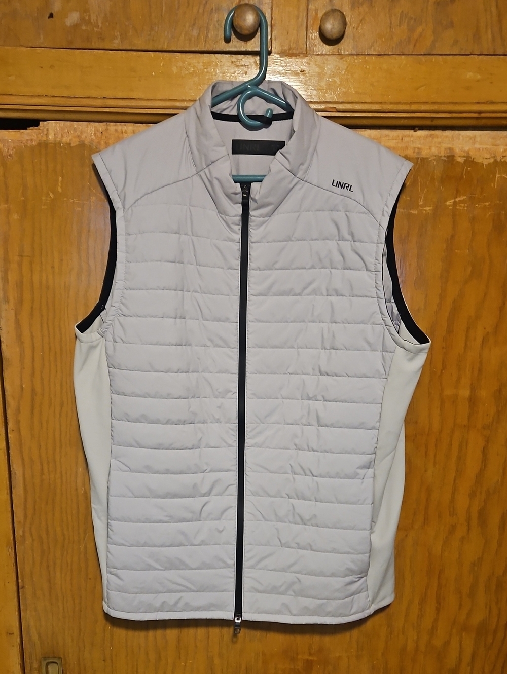 Men's Light Gray Quilted Sleeveless Jacket Vest